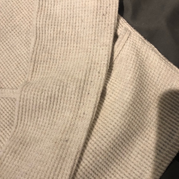 Aerie grey/Cream Long Sleeve Wrap Top xs hood used condition - Picture 3 of 3